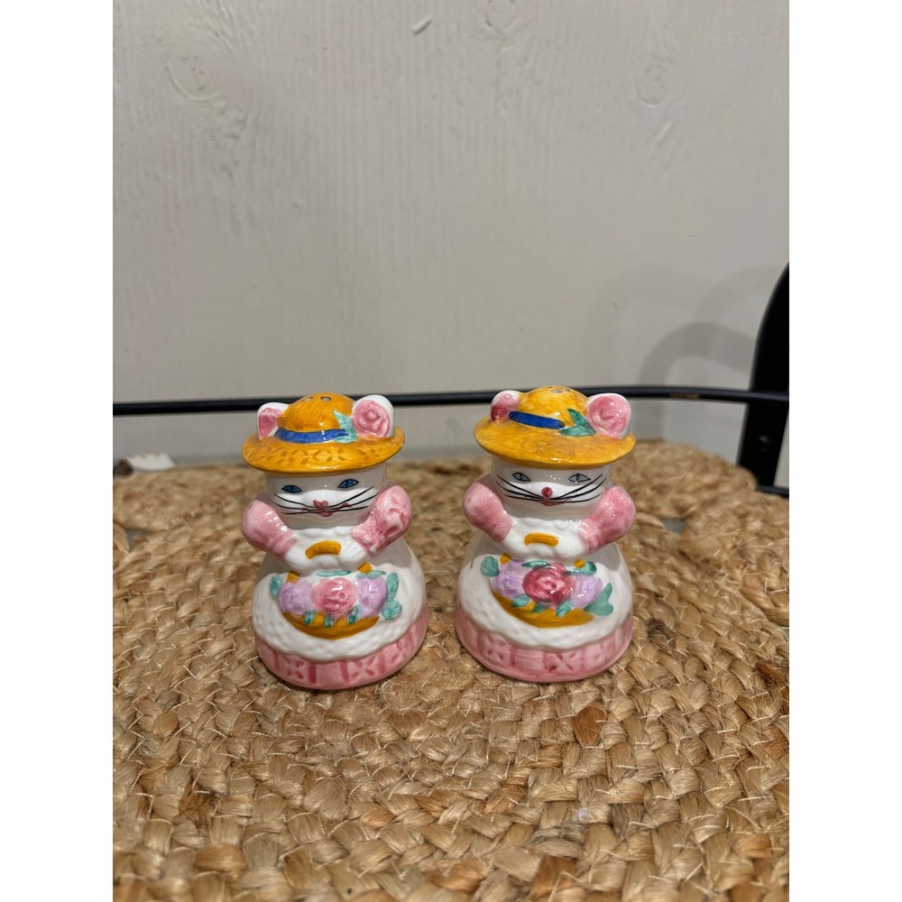 Vintage Ceramic Mouse Salt and Pepper Shakers Pink Floral Hat Novelty Set
